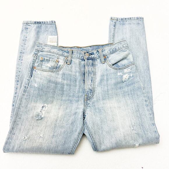 Levi's 501 Short Light Wash Button Fly Denim Jeans Ripped Size 29 x 30 - Picture 4 of 8